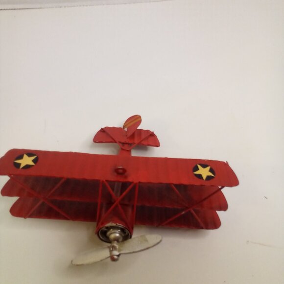Vintage World War 1 Tri-Plane Airplane Metal Red Decor Model 6" x 6" - Picture 2 of 13